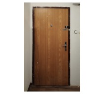 Bezpečnostní dveře do paneláku 1